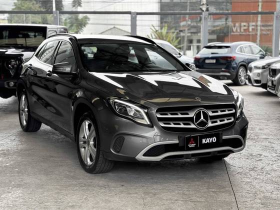 MERCEDES-BENZ GLA 200 1.6 CGI FLEX STYLE 7G-DCT MERCEDES-BENZ GLA 200 1.6 CGI FLEX STYLE 7G-DCT